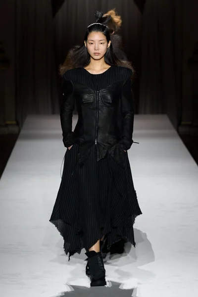 Look 19